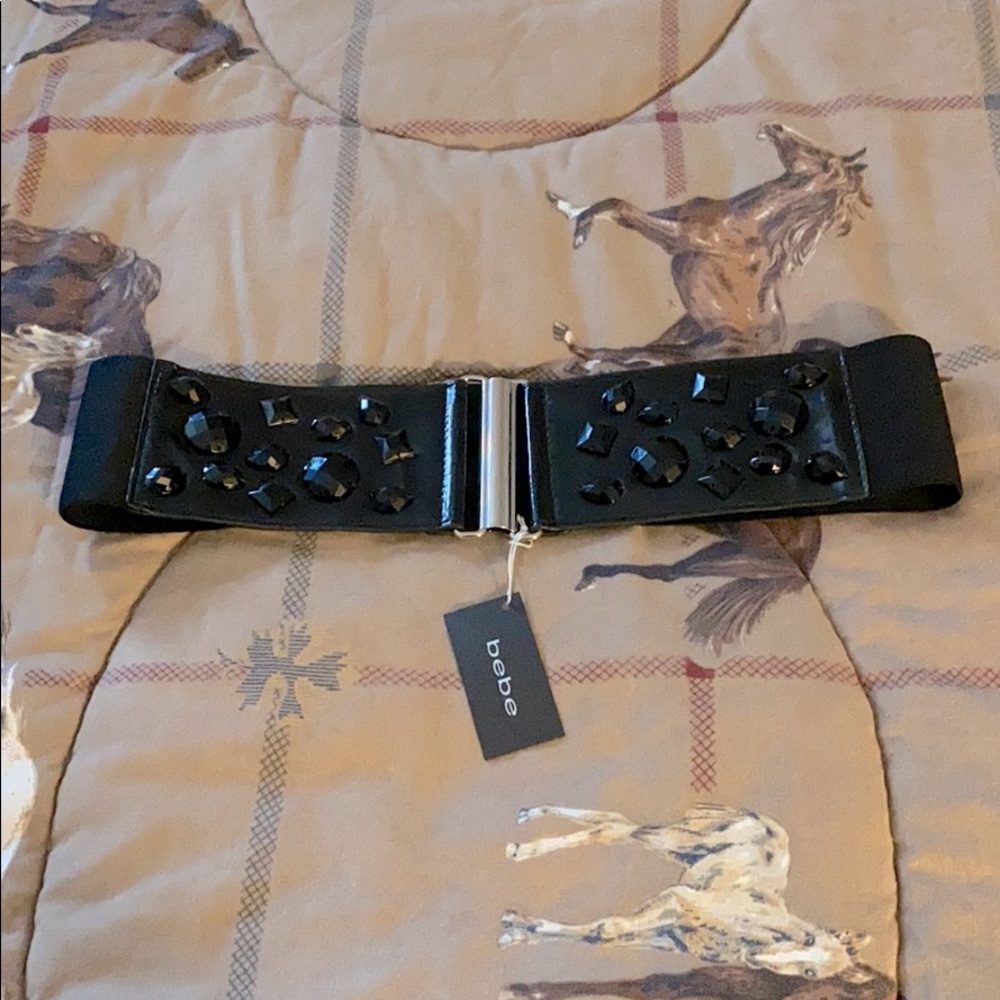 I am selling a belt.